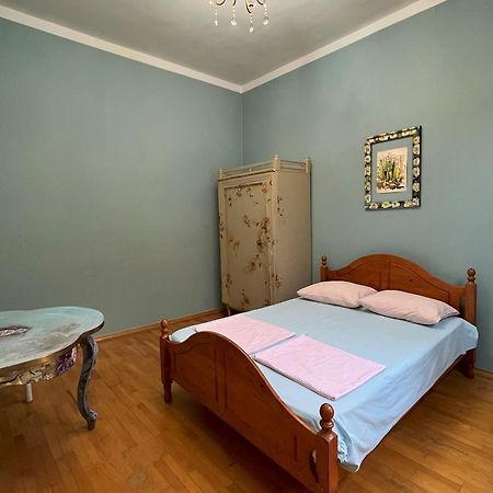 Guest House One Two Three Tbilisi Exterior photo